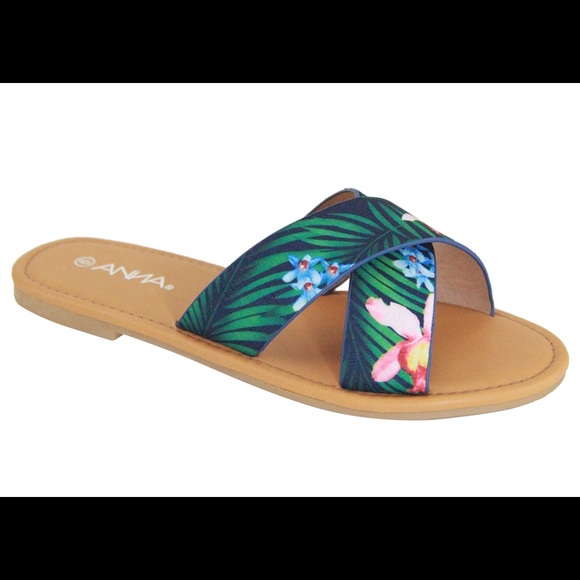 Anna Shoes - NWT Gorgeous Flower  Sandals